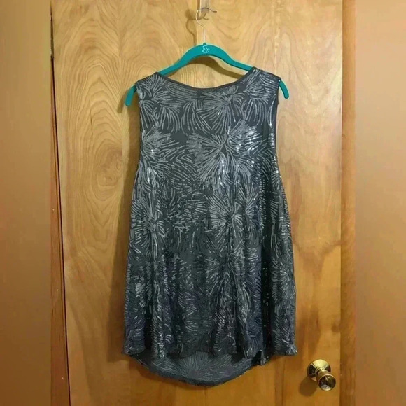 Premise Studio Scoop Neck Tank Sequined Metallic Size 2X NWT - Picture 9 of 10